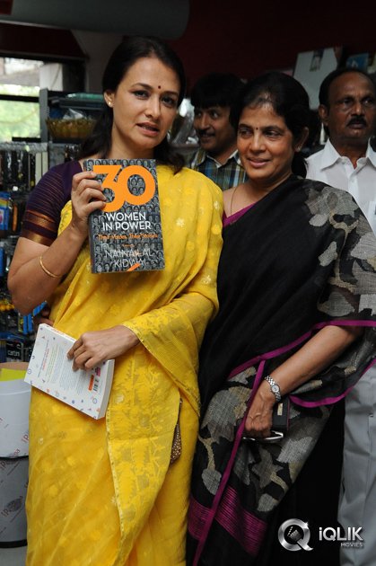 Celebs-at-Walden-25-Years-Press-Meet